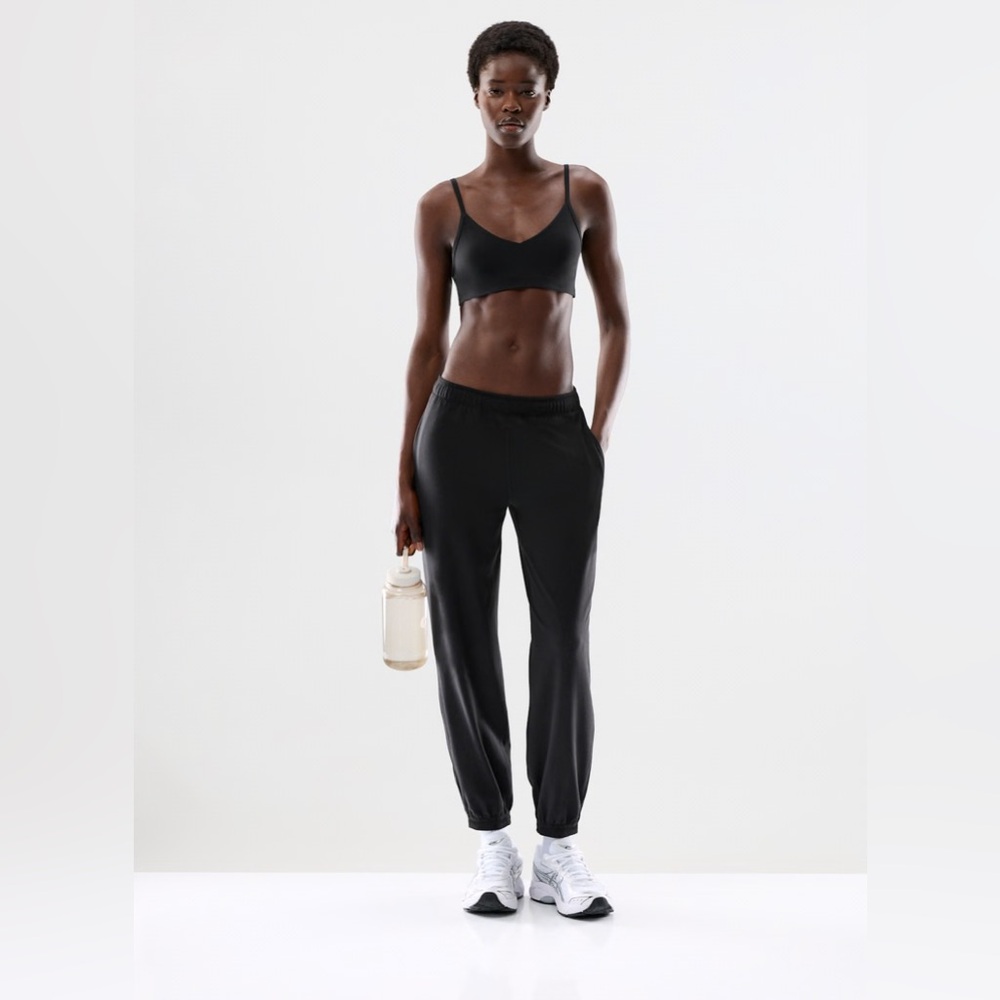 NWT - Aritzia Golden Butter Recovery Jogger - Black - Size Small